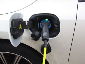 Comment se recharge une voiture hybride